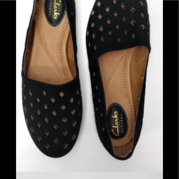 clarks perforated slip on
